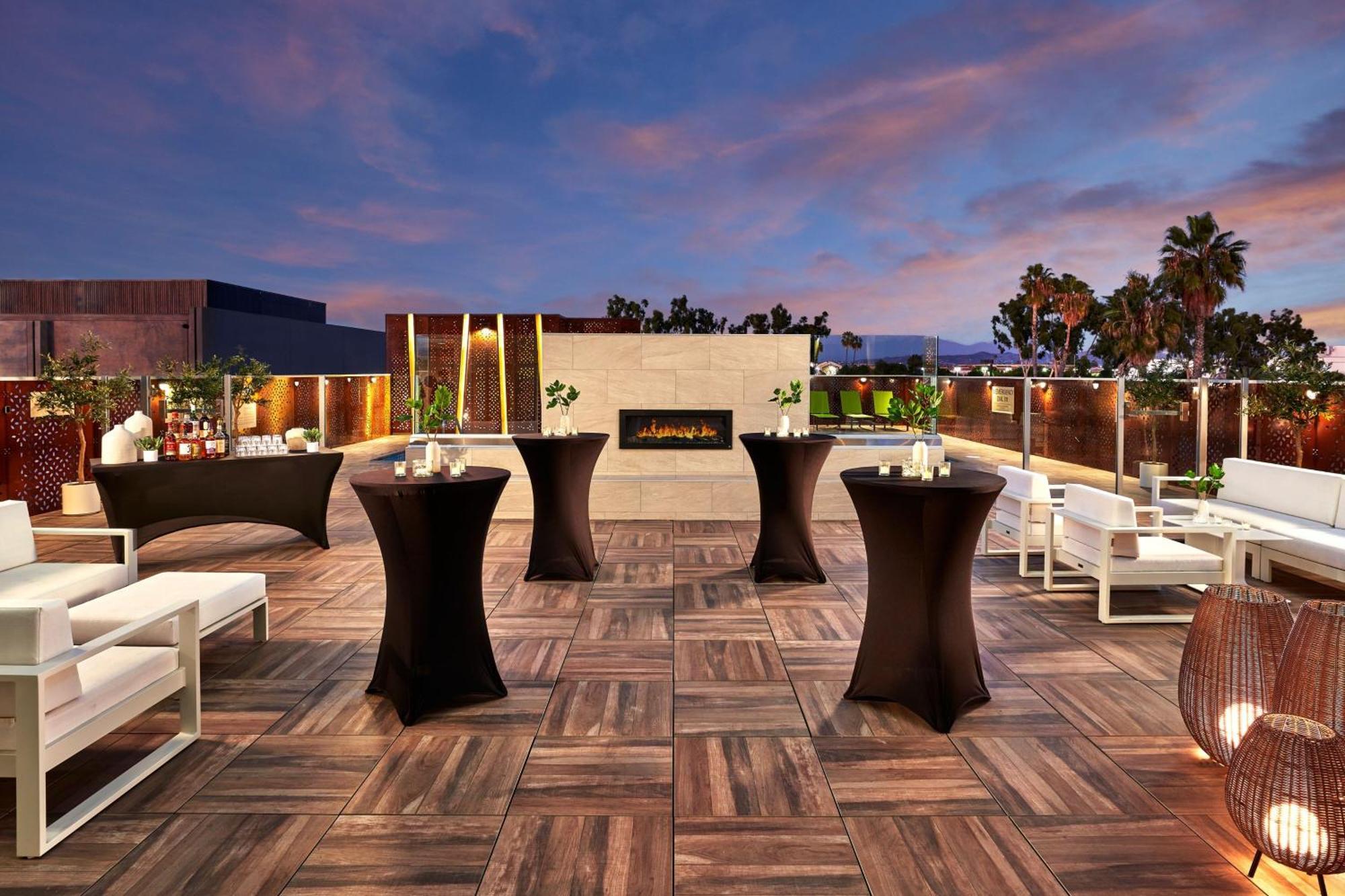 Springhill Suites By Marriott Los Angeles Дауни Екстериор снимка