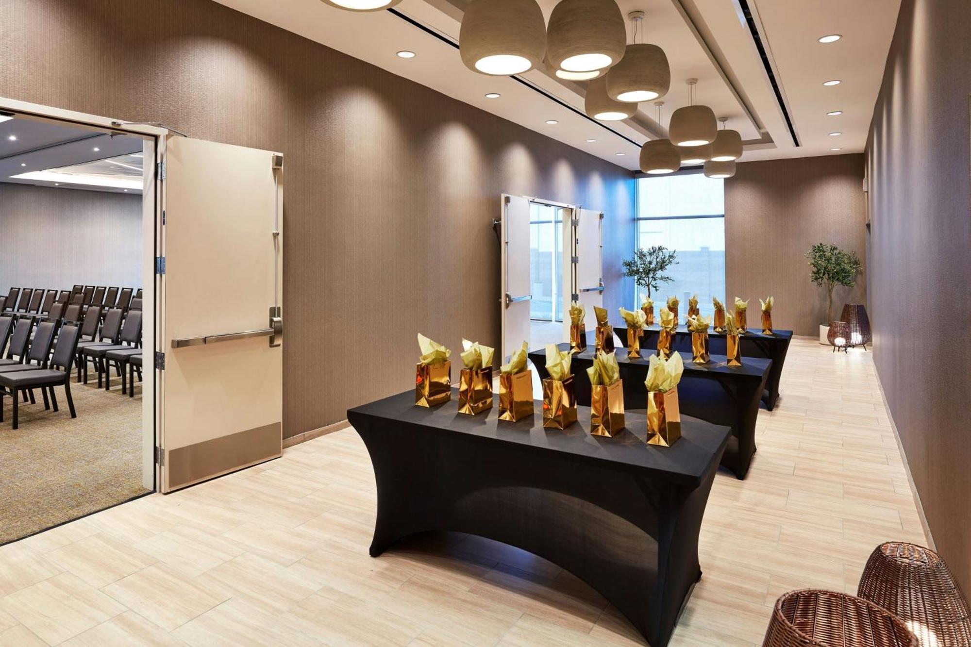 Springhill Suites By Marriott Los Angeles Дауни Екстериор снимка